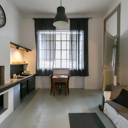 Italianflat - Navigli & Bocconi Suites Milano