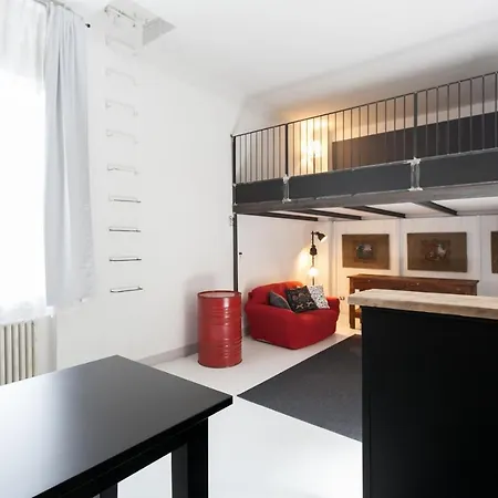 Italianflat - Navigli & Bocconi Suites * Milano
