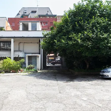 Italianflat - Navigli & Bocconi Suites Gæstehus