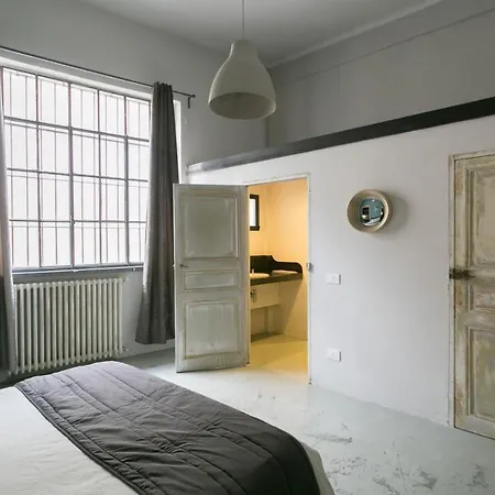 Italianflat - Navigli & Bocconi Suites 招待所 *